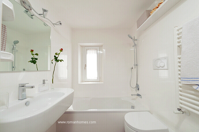 En-suite bathroom of the master bedroom