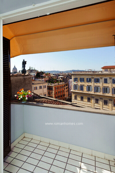 The terrace of the twin beds suite is the second terrace of the attic