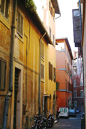 Rome Vicolo della Campanella street view