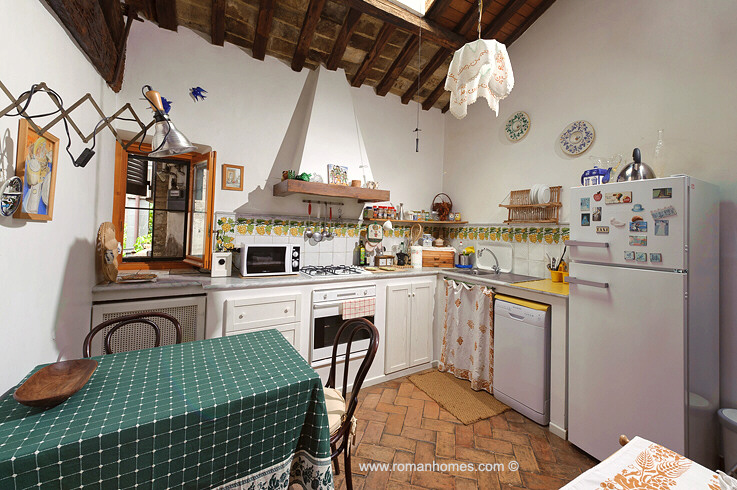 Navona Signora town house kitchen