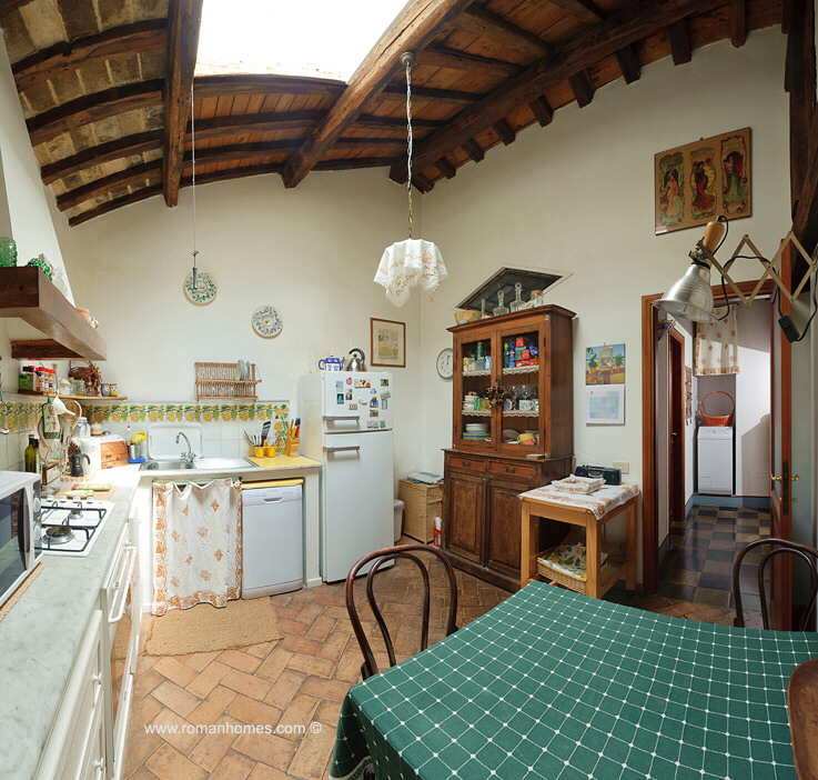 Rome Navona Signora town house opposite view of the kitchen