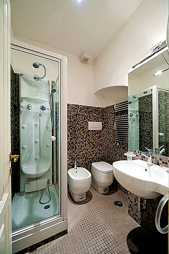 Rome SPANISH STEPS luxury three bedroom three bathroom apartment ...