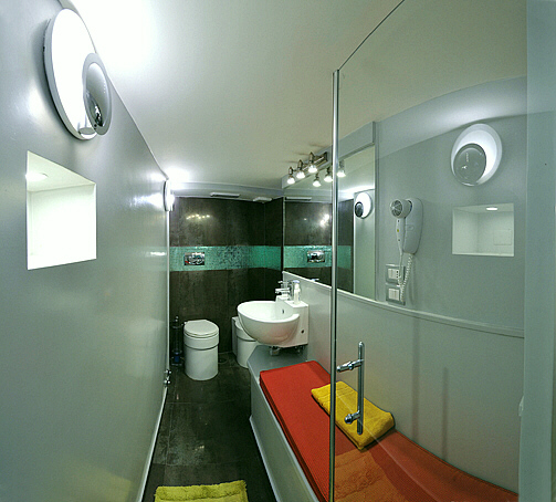 bathroom opposite view