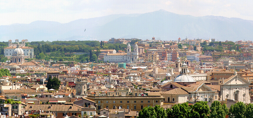 Rome sights explained by an expert guide with binoculars