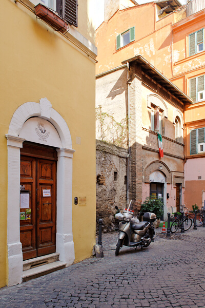 Meditation club, via della Pelliccia Rome